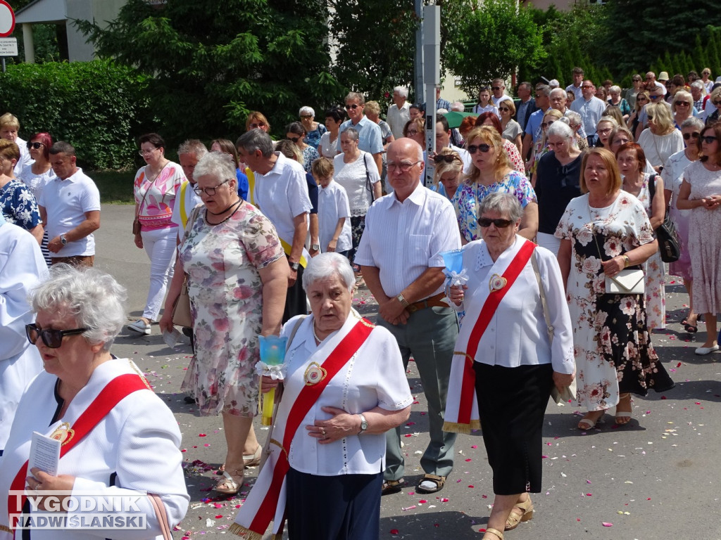 Tarnobrzeg. Procesja Bożego Ciała ze św. Barbary