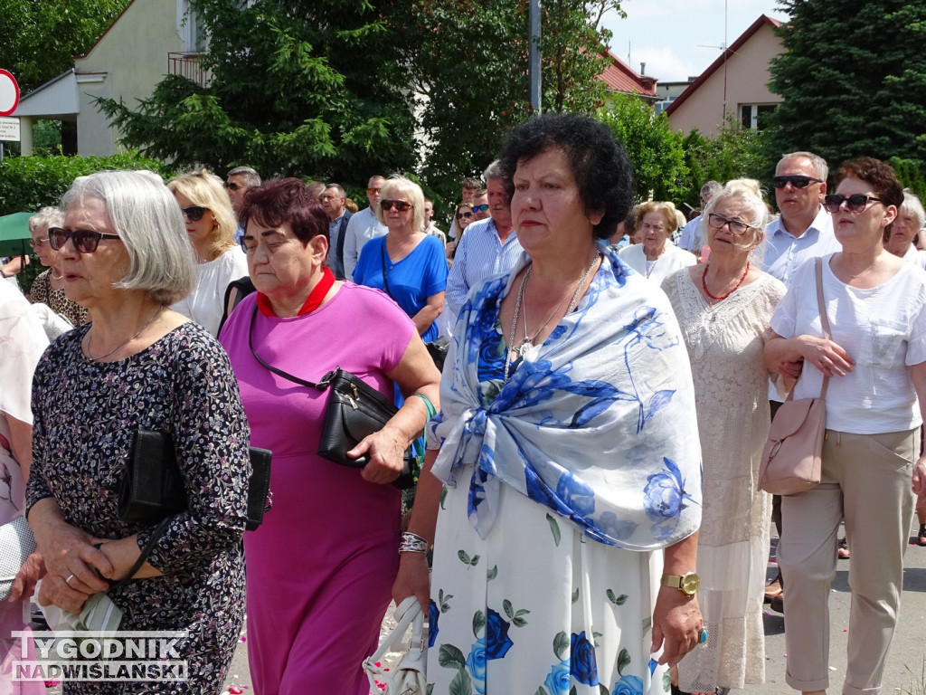 Tarnobrzeg. Procesja Bożego Ciała ze św. Barbary