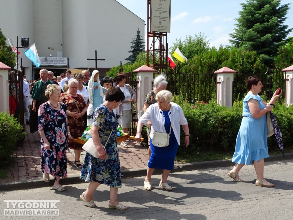 Tarnobrzeg. Procesja Bożego Ciała ze św. Barbary