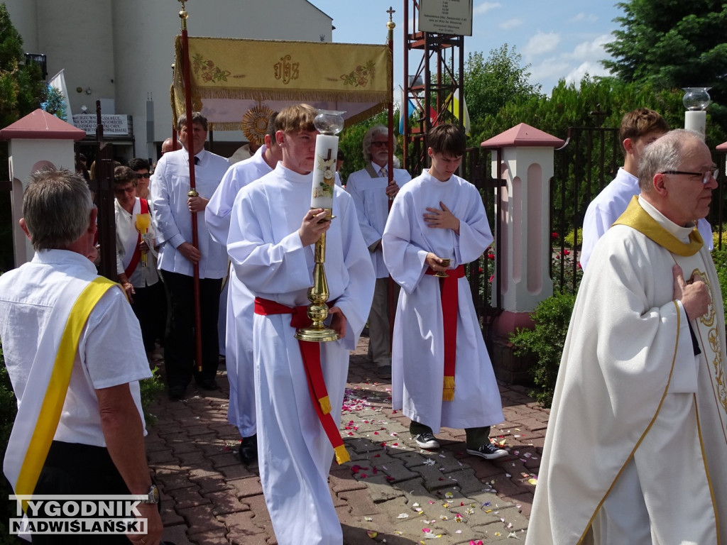 Tarnobrzeg. Procesja Bożego Ciała ze św. Barbary