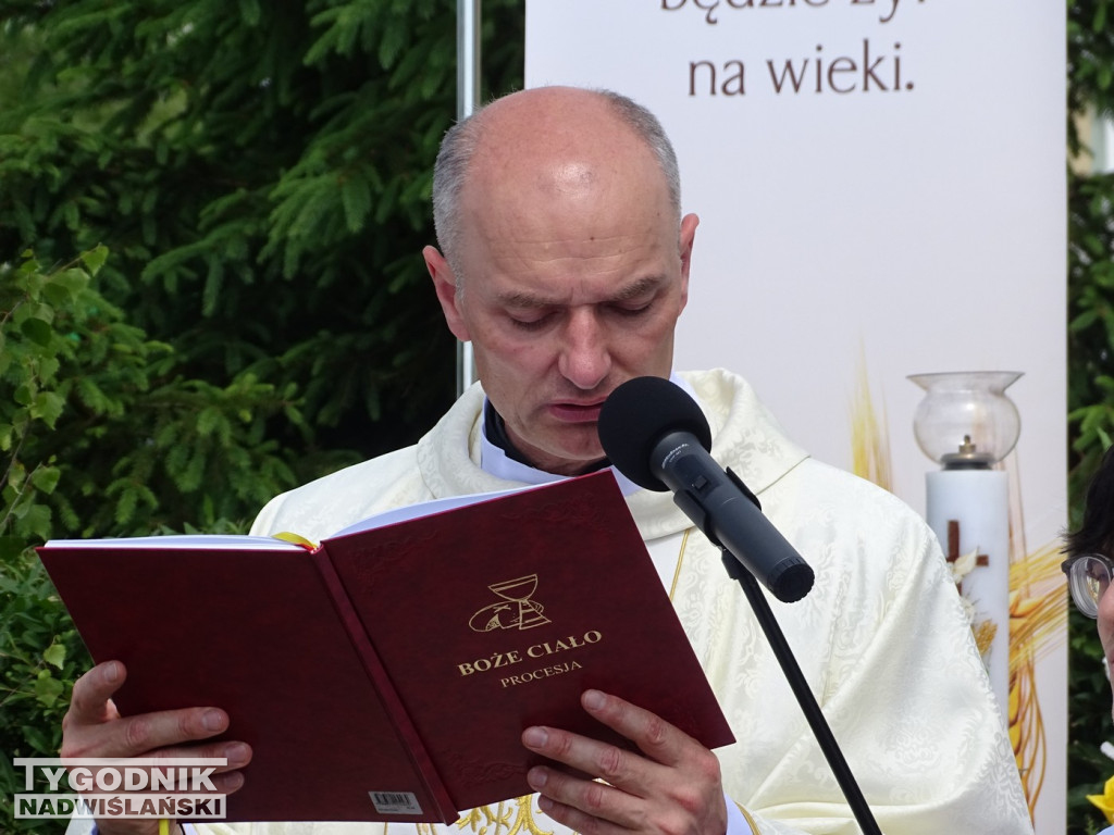 Tarnobrzeg. Procesja Bożego Ciała ze św. Barbary