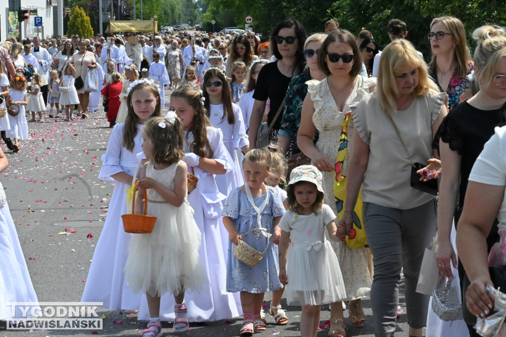Tarnobrzeg. Procesja Bożego Ciała ze św. Barbary