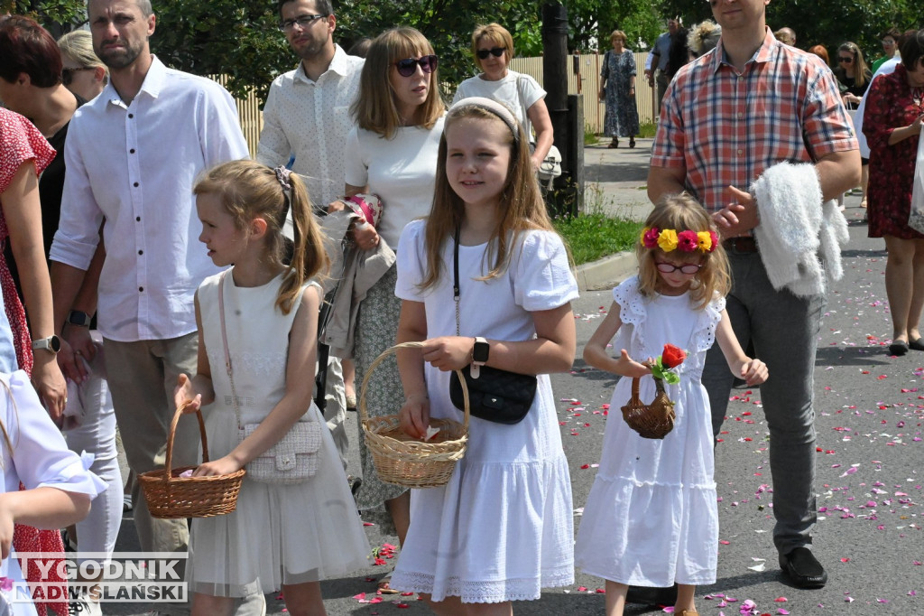 Tarnobrzeg. Procesja Bożego Ciała ze św. Barbary