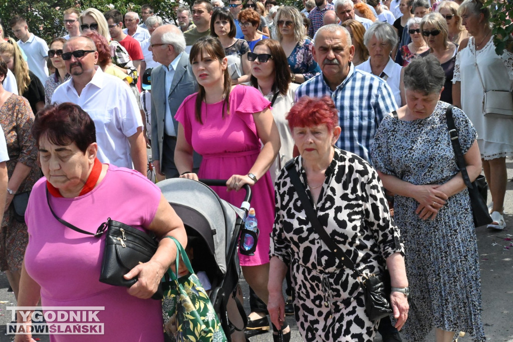 Tarnobrzeg. Procesja Bożego Ciała ze św. Barbary