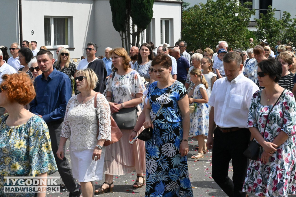 Tarnobrzeg. Procesja Bożego Ciała ze św. Barbary