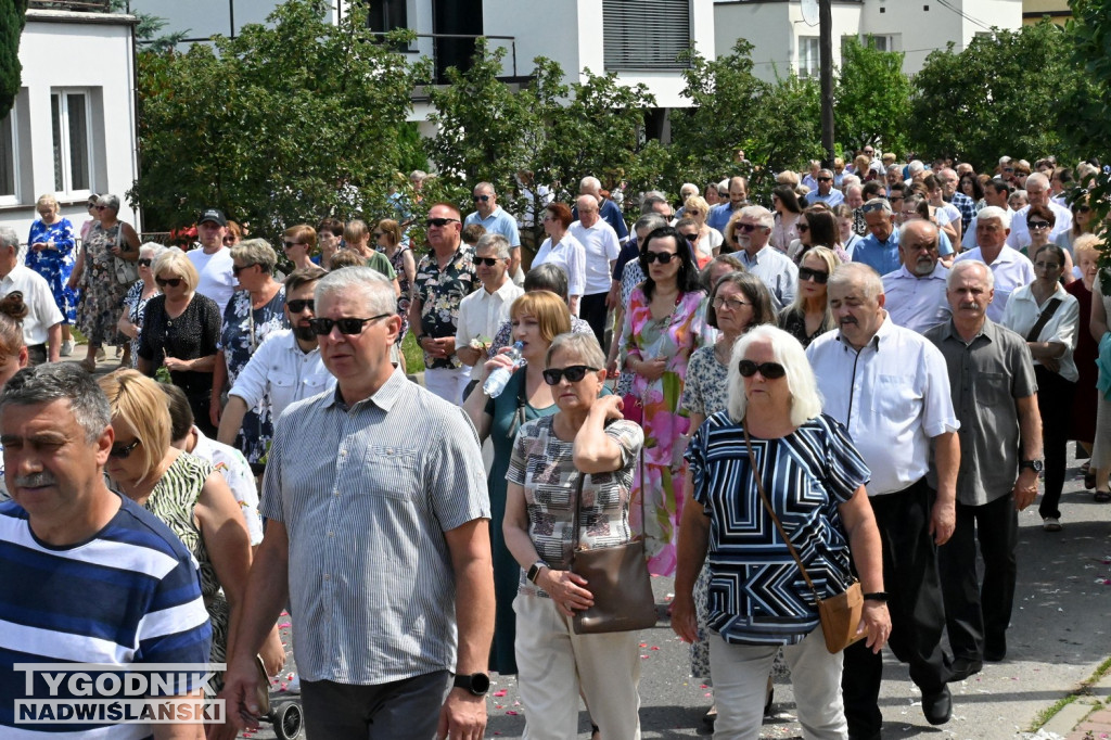 Tarnobrzeg. Procesja Bożego Ciała ze św. Barbary