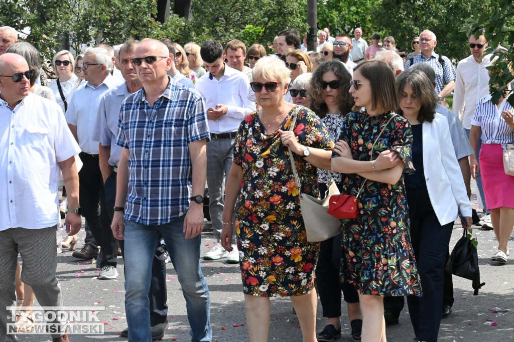Tarnobrzeg. Procesja Bożego Ciała ze św. Barbary