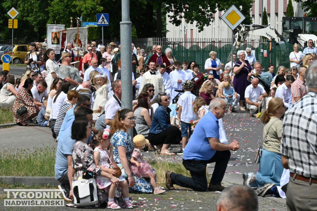 Tarnobrzeg. Procesja Bożego Ciała ze św. Barbary