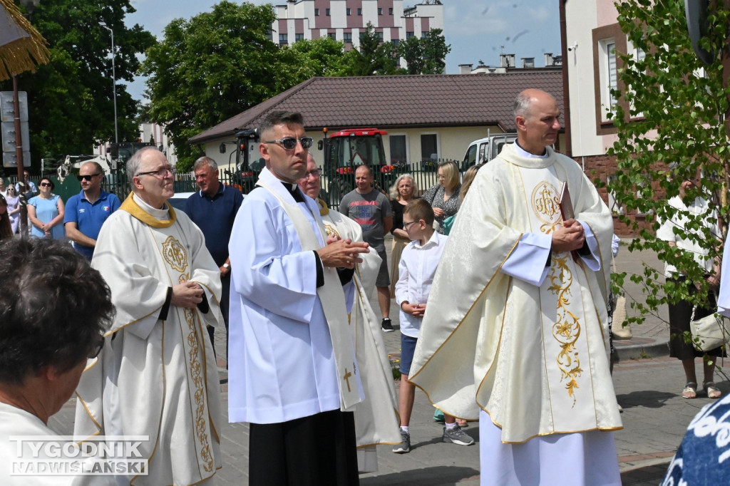 Tarnobrzeg. Procesja Bożego Ciała ze św. Barbary