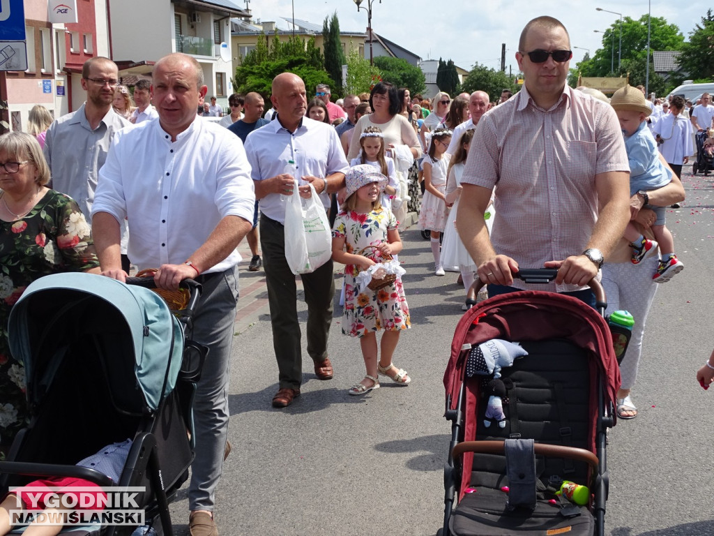 Tarnobrzeg. Procesja Bożego Ciała ze św. Barbary