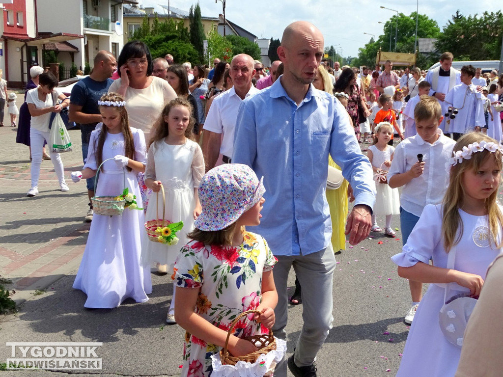 Tarnobrzeg. Procesja Bożego Ciała ze św. Barbary