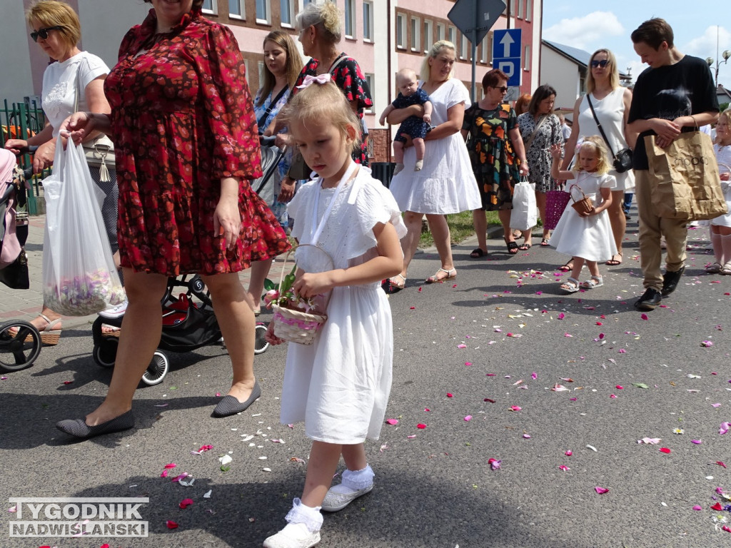 Tarnobrzeg. Procesja Bożego Ciała ze św. Barbary
