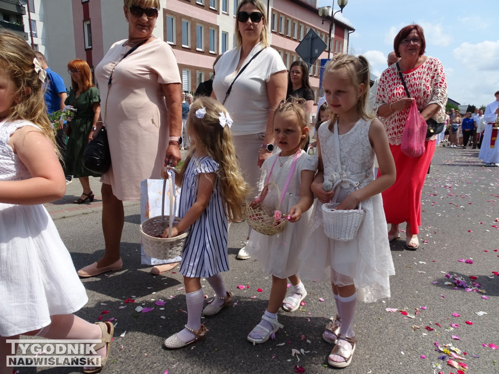 Tarnobrzeg. Procesja Bożego Ciała ze św. Barbary