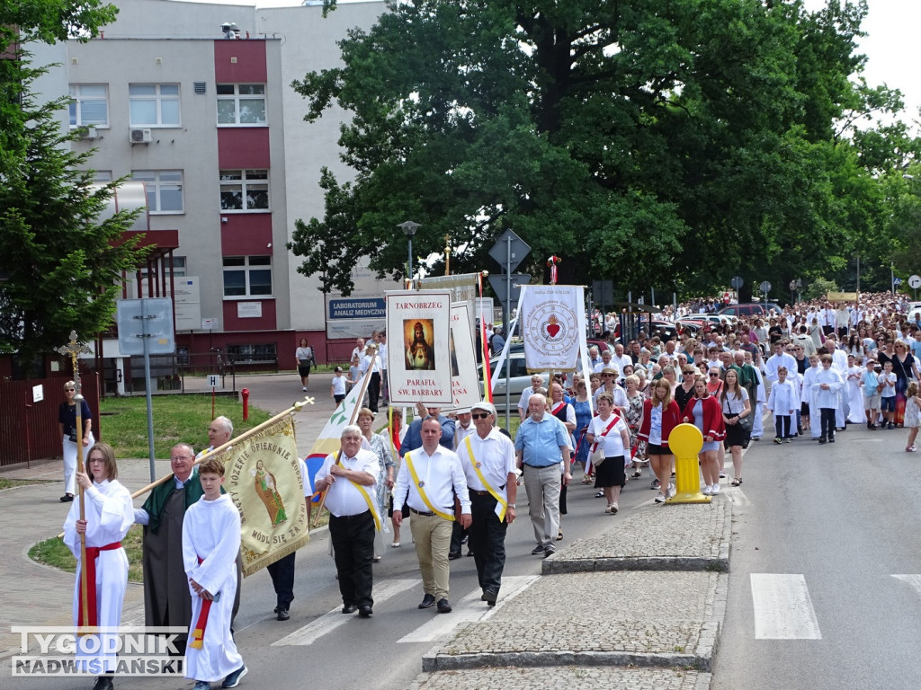 Tarnobrzeg. Procesja Bożego Ciała ze św. Barbary