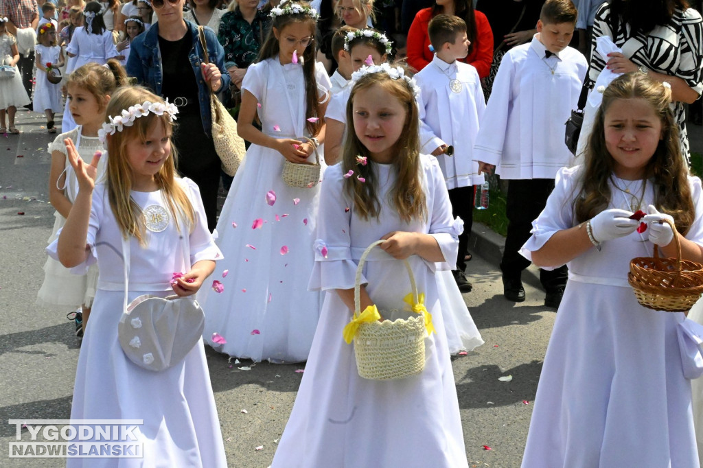 Tarnobrzeg. Procesja Bożego Ciała ze św. Barbary