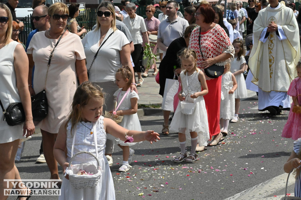 Tarnobrzeg. Procesja Bożego Ciała ze św. Barbary
