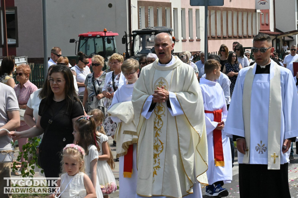 Tarnobrzeg. Procesja Bożego Ciała ze św. Barbary