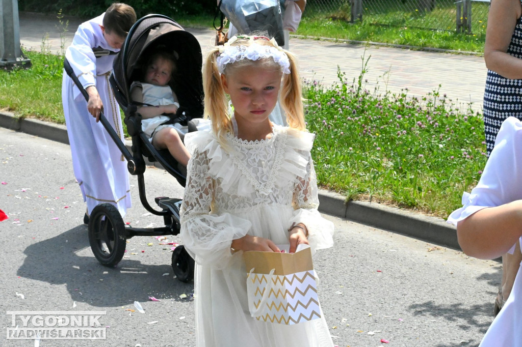 Tarnobrzeg. Procesja Bożego Ciała ze św. Barbary