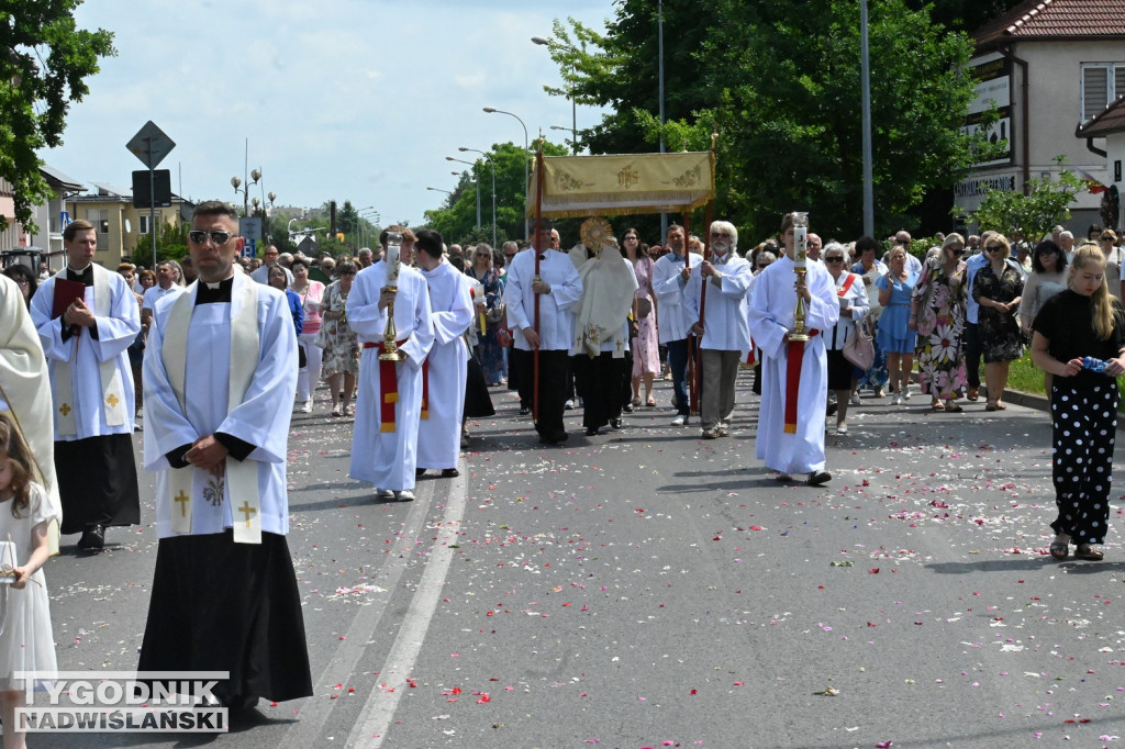 Tarnobrzeg. Procesja Bożego Ciała ze św. Barbary