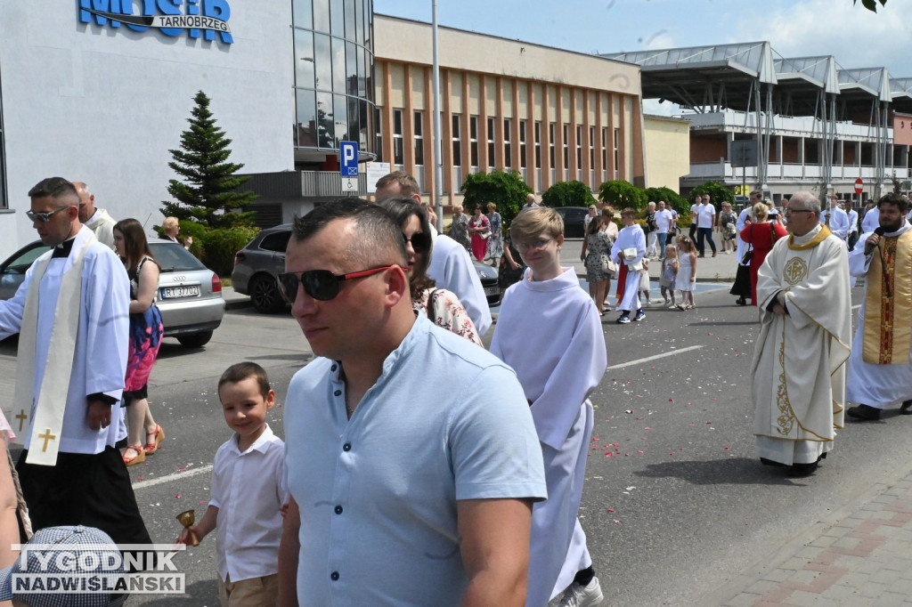 Tarnobrzeg. Procesja Bożego Ciała ze św. Barbary