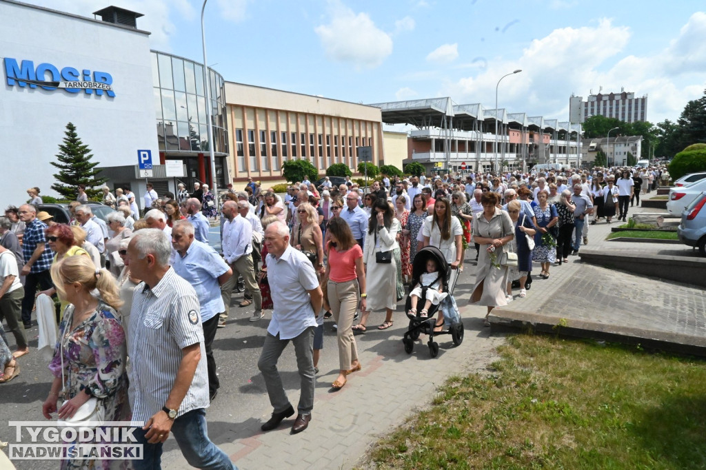 Tarnobrzeg. Procesja Bożego Ciała ze św. Barbary
