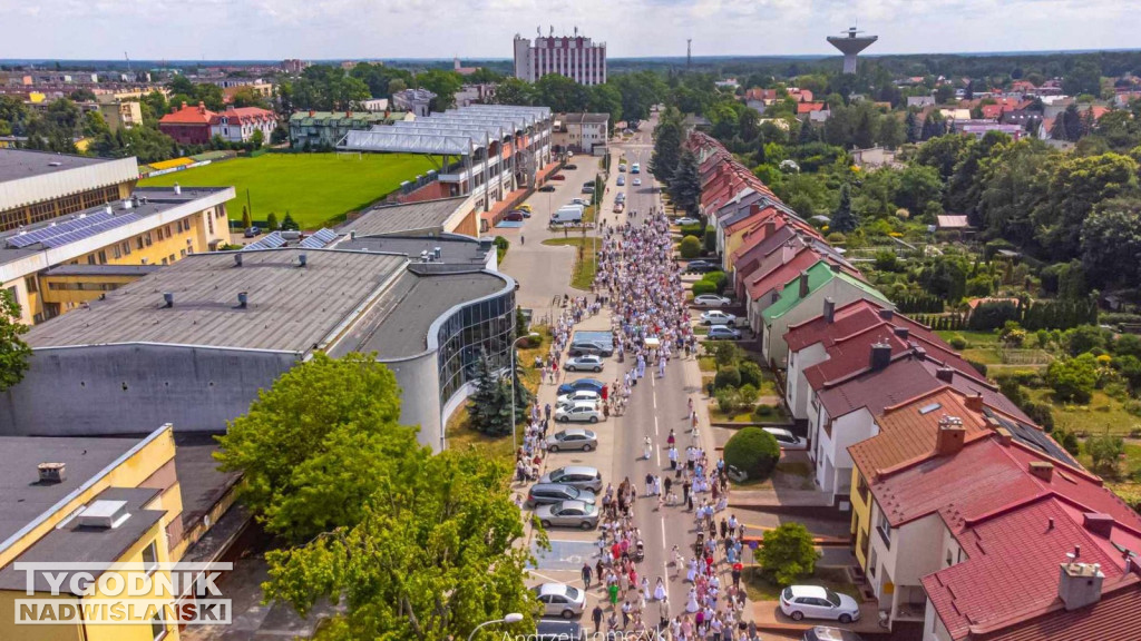 Tarnobrzeg. Procesja Bożego Ciała ze św. Barbary