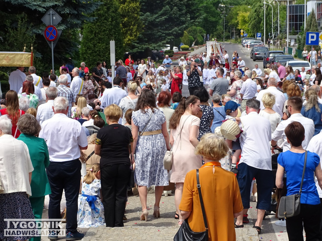Tarnobrzeg. Procesja Bożego Ciała ze św. Barbary