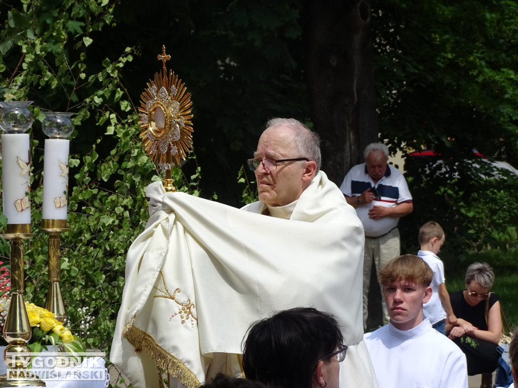 Tarnobrzeg. Procesja Bożego Ciała ze św. Barbary
