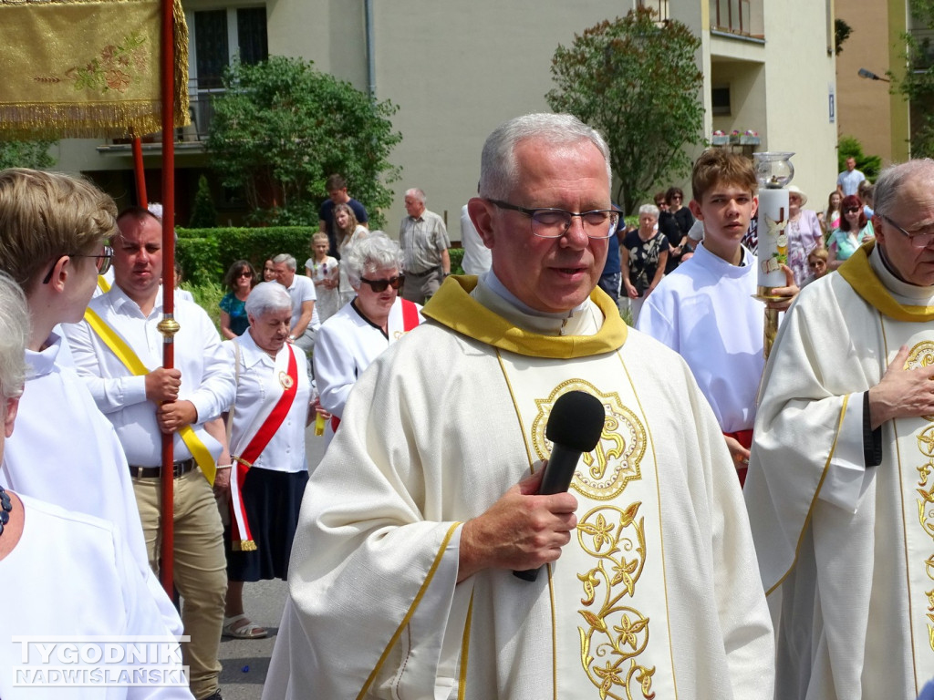 Tarnobrzeg. Procesja Bożego Ciała ze św. Barbary