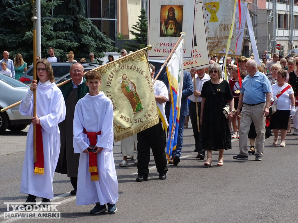 Tarnobrzeg. Procesja Bożego Ciała ze św. Barbary