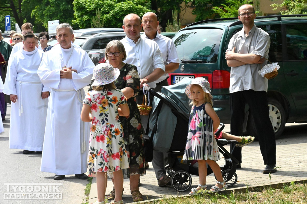 Tarnobrzeg. Procesja Bożego Ciała ze św. Barbary