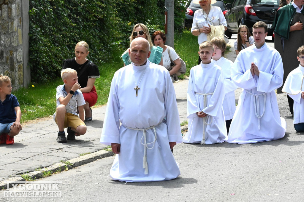 Tarnobrzeg. Procesja Bożego Ciała ze św. Barbary