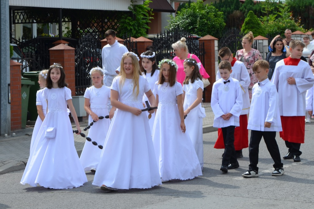 Procesja Bożego Ciała na osiedlu Dzików