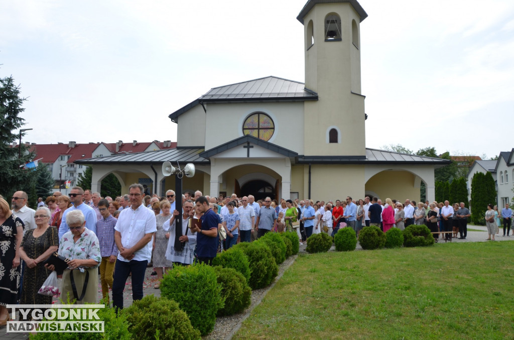 Procesja Bożego Ciała na osiedlu Dzików