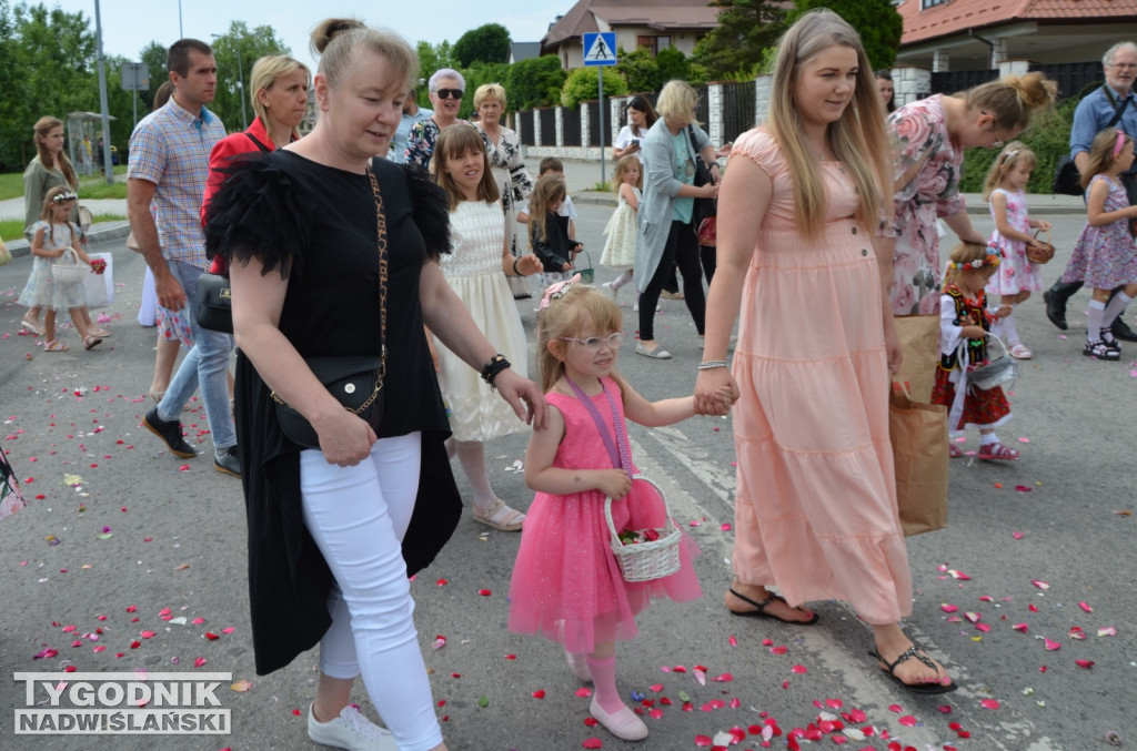 Procesja Bożego Ciała na osiedlu Dzików