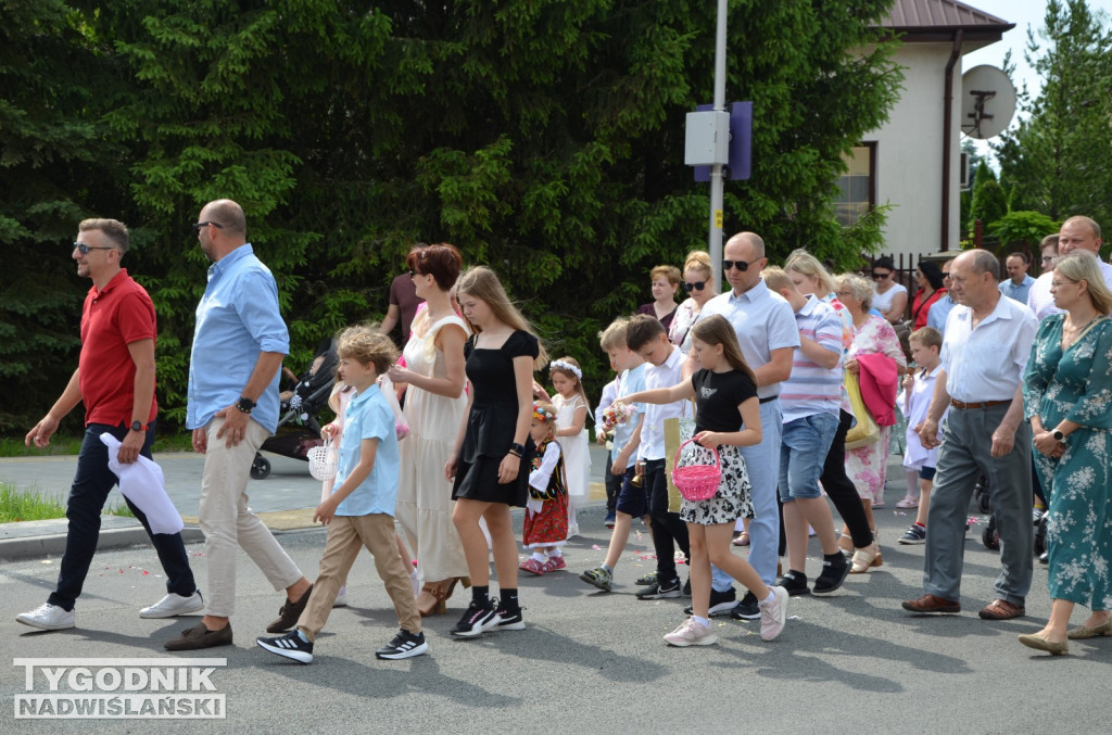 Procesja Bożego Ciała na osiedlu Dzików