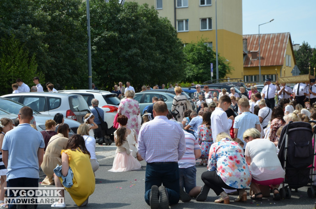 Procesja Bożego Ciała na osiedlu Dzików