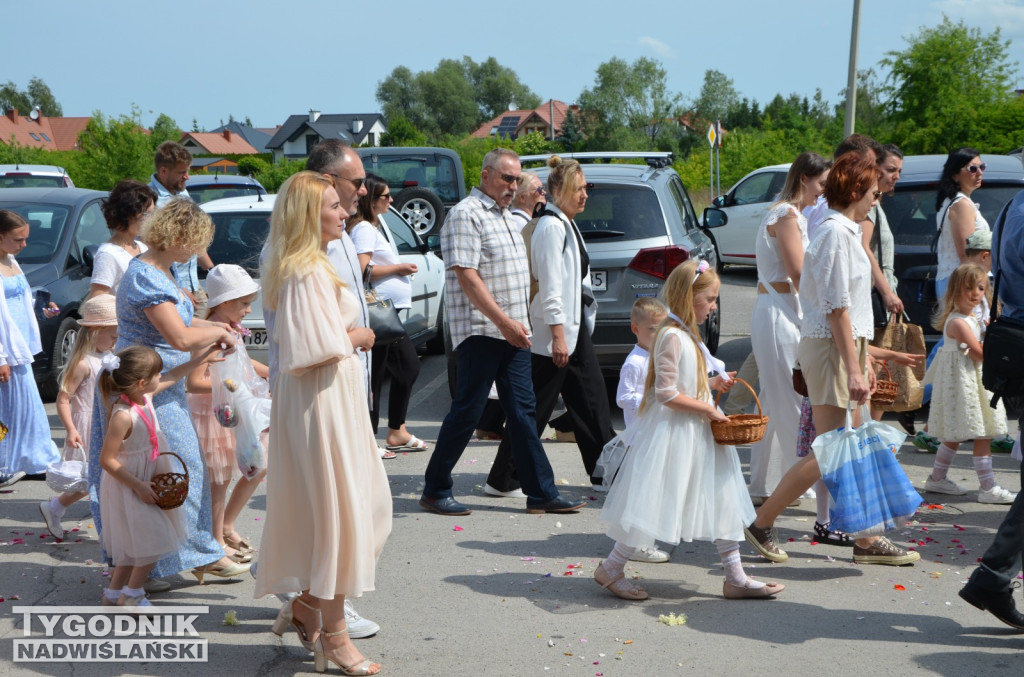 Procesja Bożego Ciała na osiedlu Dzików