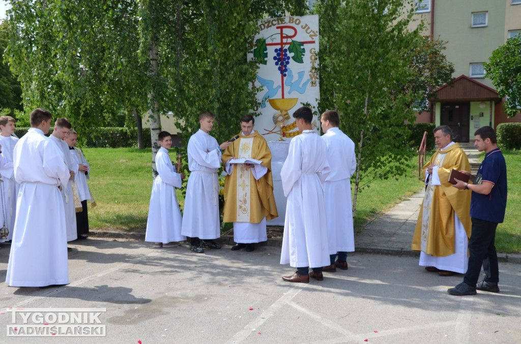 Procesja Bożego Ciała na osiedlu Dzików