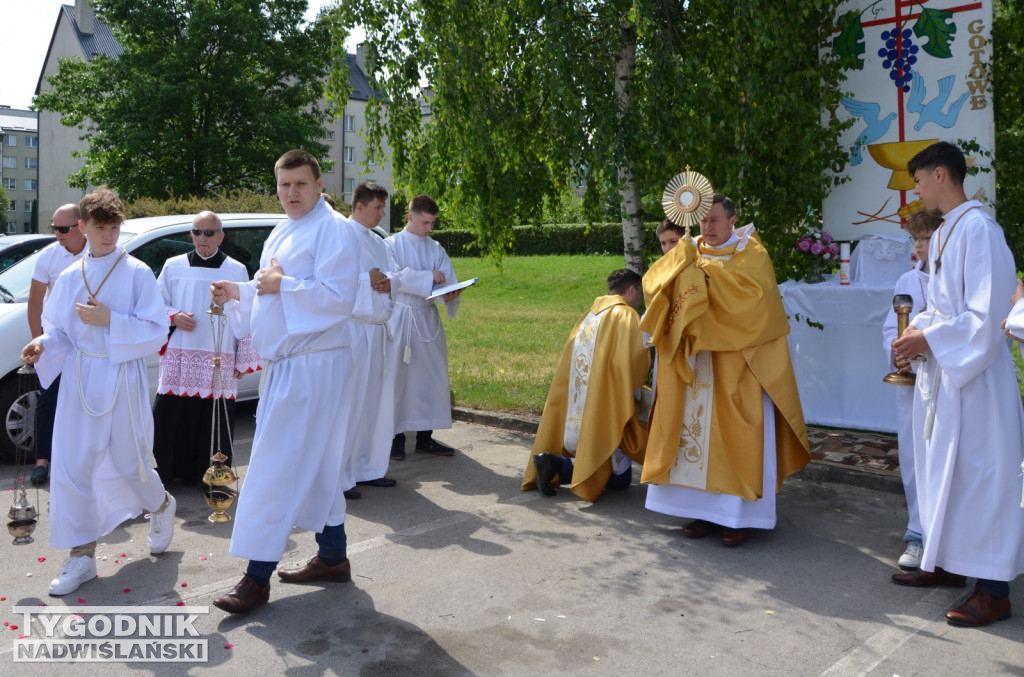 Procesja Bożego Ciała na osiedlu Dzików