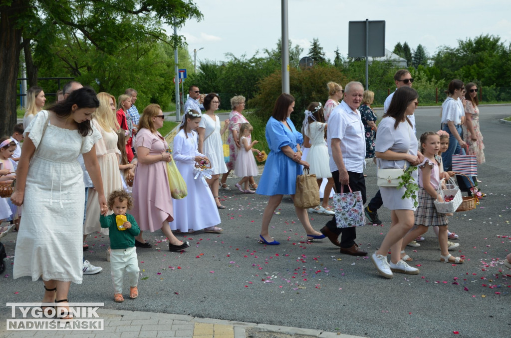 Procesja Bożego Ciała na osiedlu Dzików