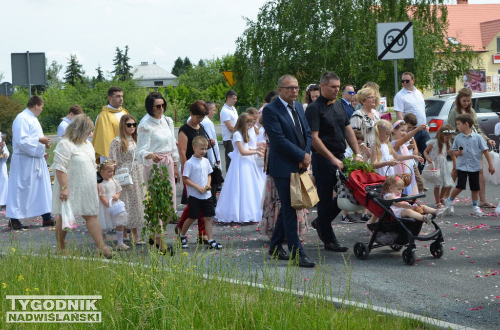 Procesja Bożego Ciała na osiedlu Dzików