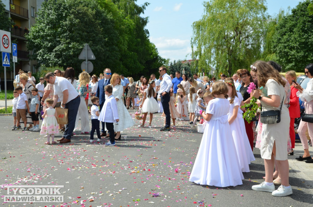 Procesja Bożego Ciała na osiedlu Dzików