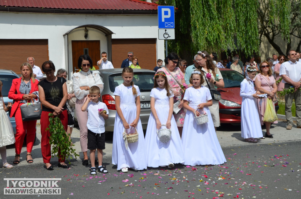 Procesja Bożego Ciała na osiedlu Dzików