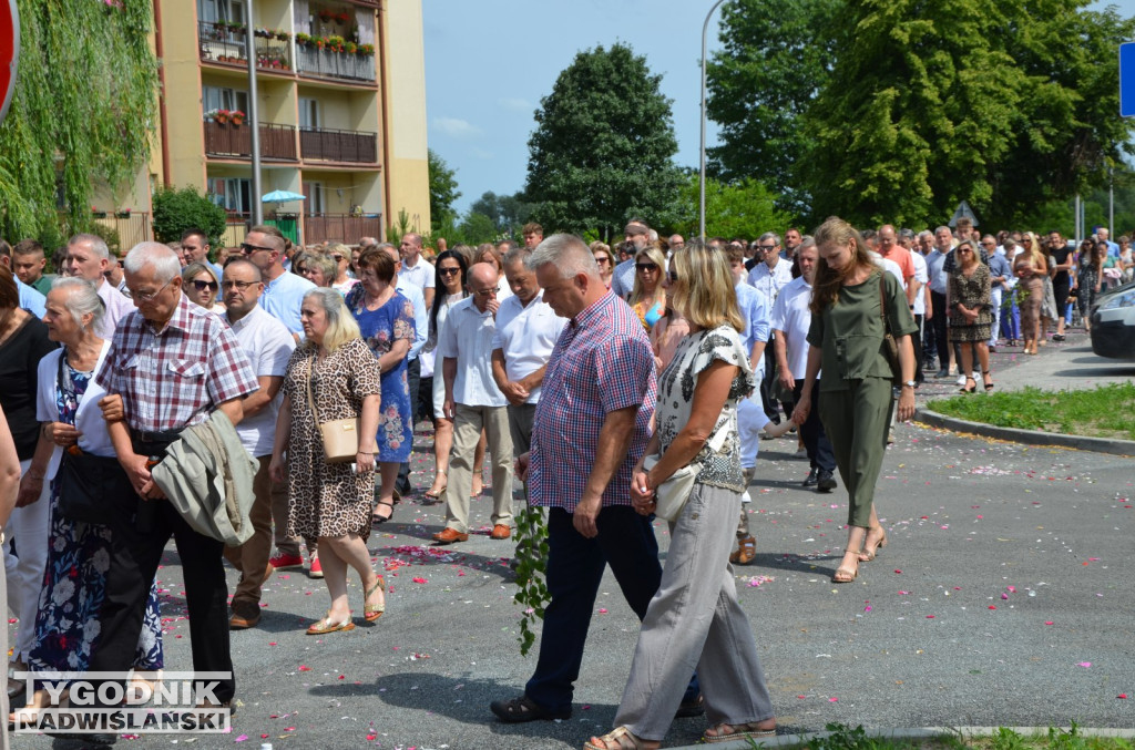 Procesja Bożego Ciała na osiedlu Dzików