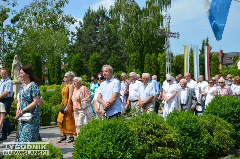 Procesja Bożego Ciała na osiedlu Dzików