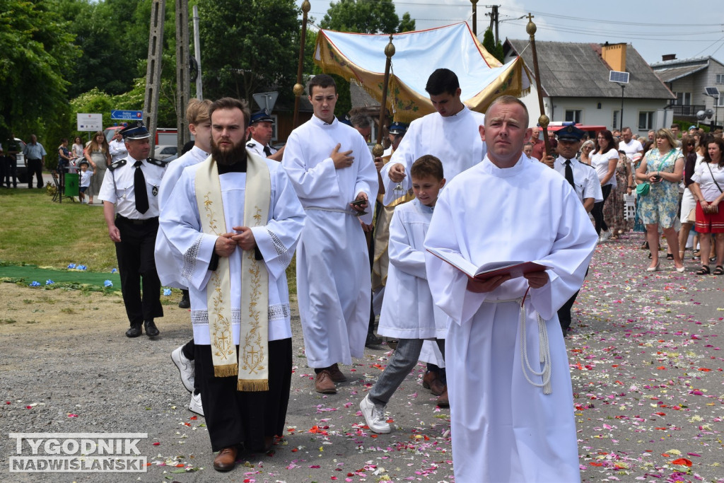 Procesja Bożego Ciała w Goźlicach w gm. Klimontów