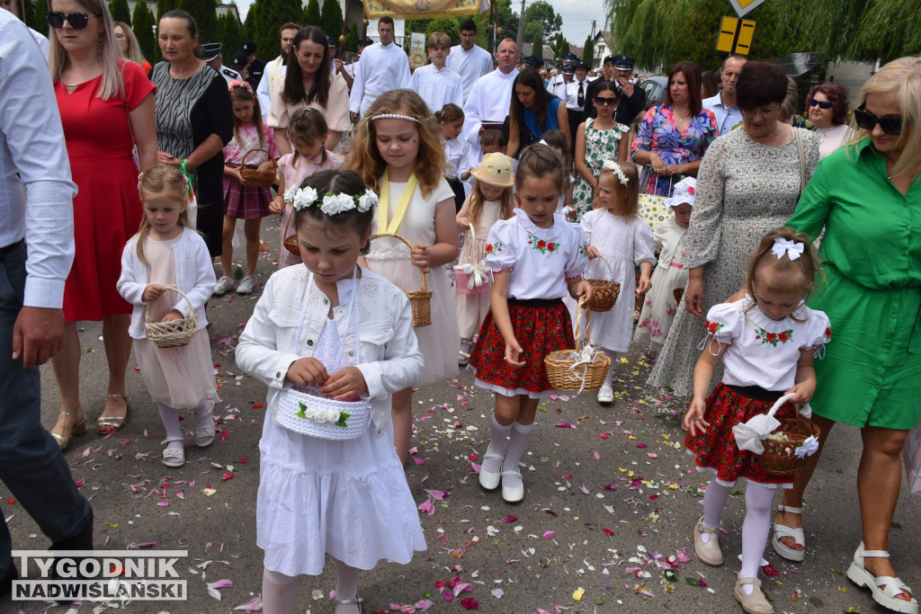 Procesja Bożego Ciała w Goźlicach w gm. Klimontów