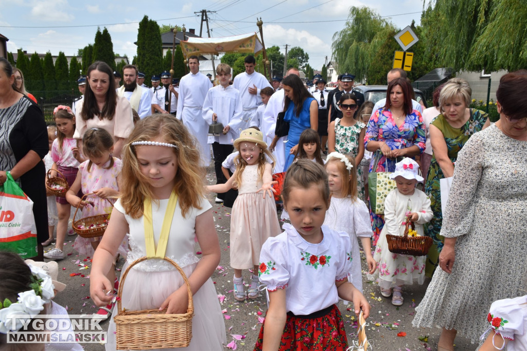 Procesja Bożego Ciała w Goźlicach w gm. Klimontów