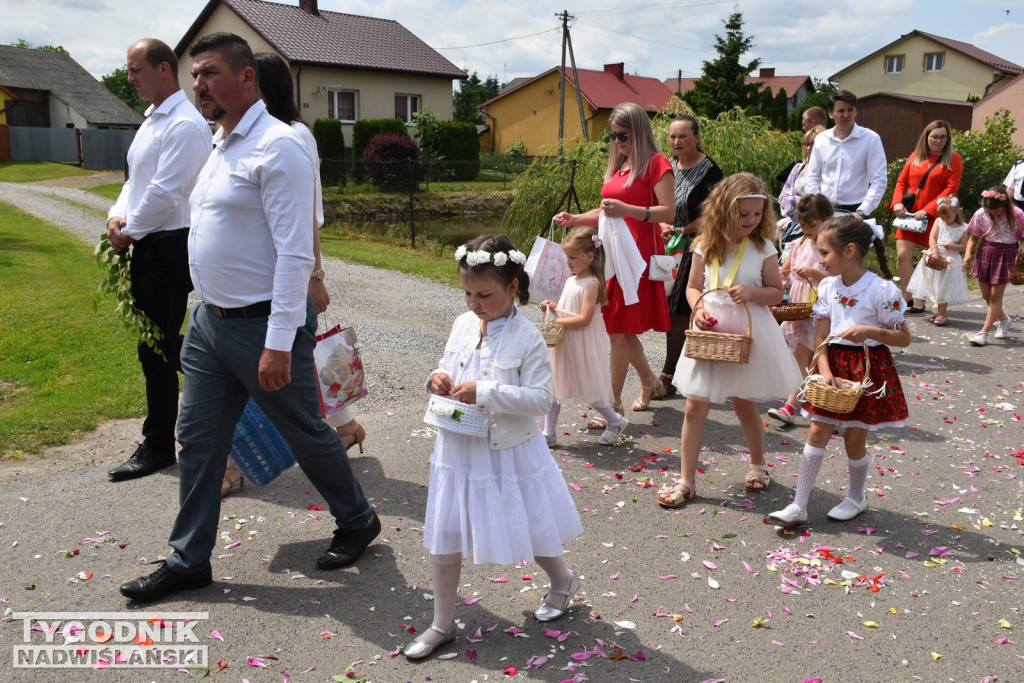 Procesja Bożego Ciała w Goźlicach w gm. Klimontów